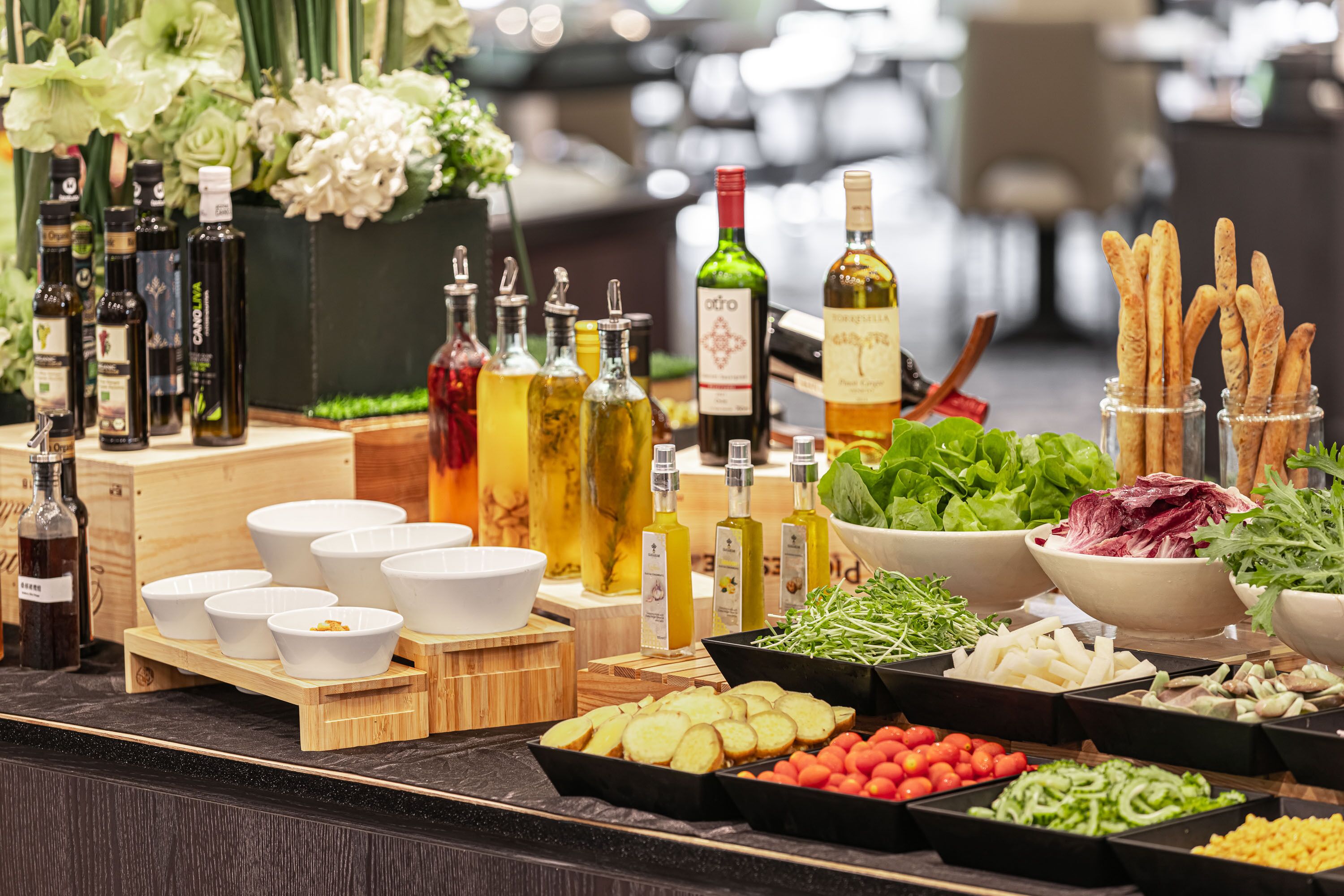 lunch and dinner served