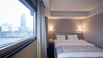 Basic dubbelrum - 1 queensize-säng - utsikt mot hamnen | Utsikt från rummet