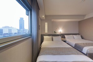 Down duvets, blackout curtains, free WiFi, bed sheets - Harbor View Hotel (Keelung)