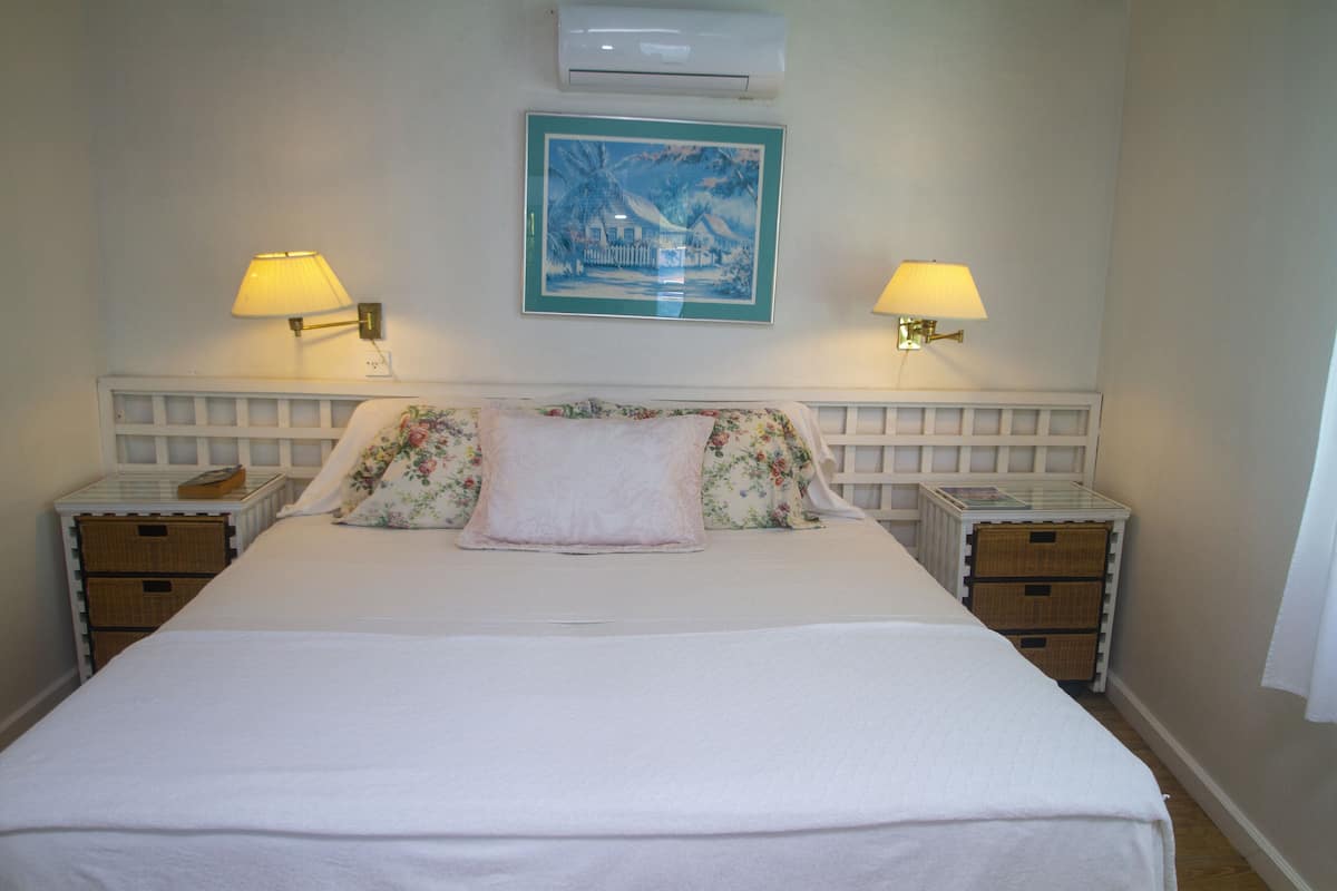 Egyptian cotton sheets, premium bedding, individually decorated