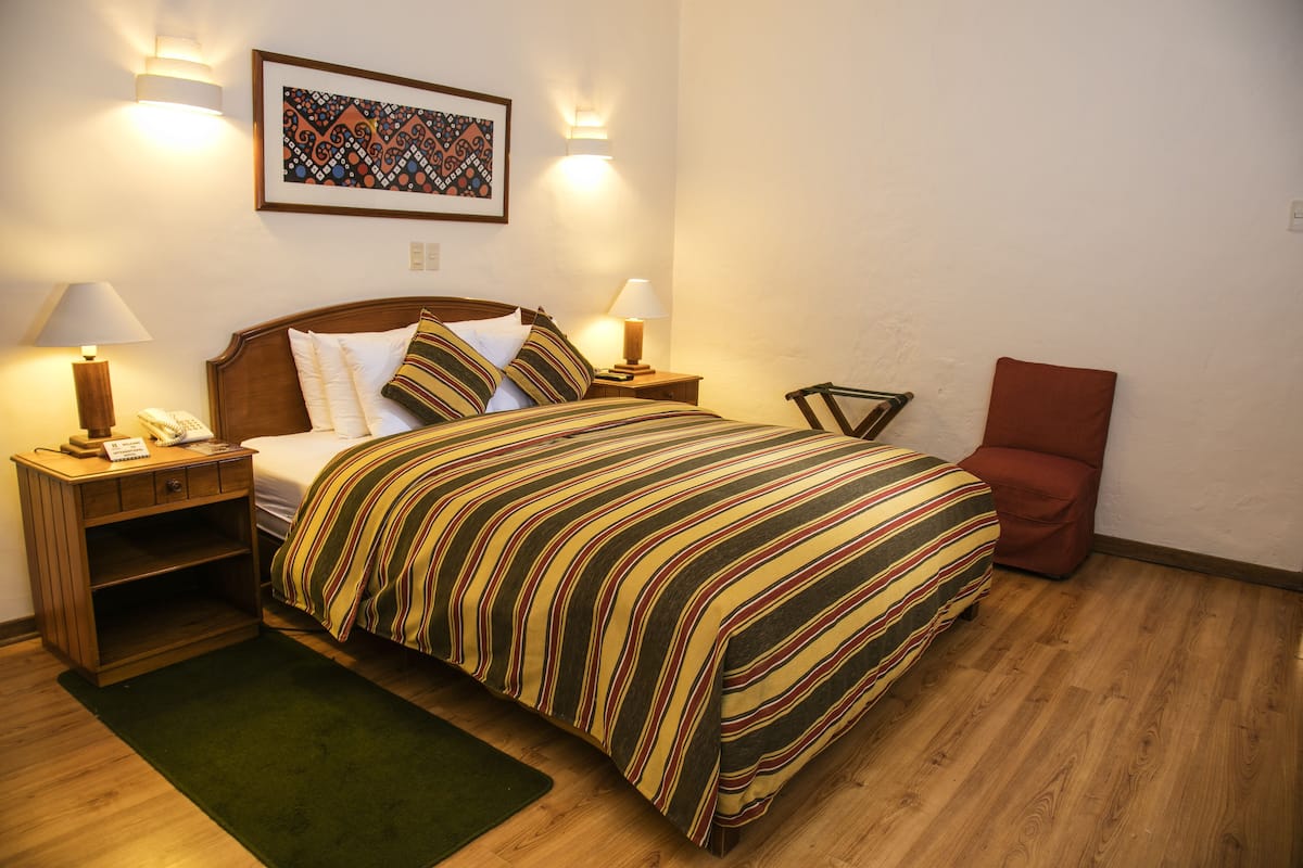 In-room safe, blackout curtains, free WiFi, bed sheets