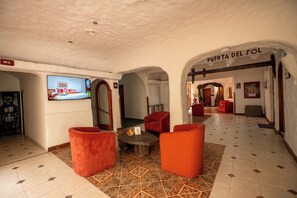 Lobby sitting area - San Agustin Internacional Hotel (Cusco)