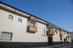 Front of property - San Agustin Internacional Hotel (Cusco)