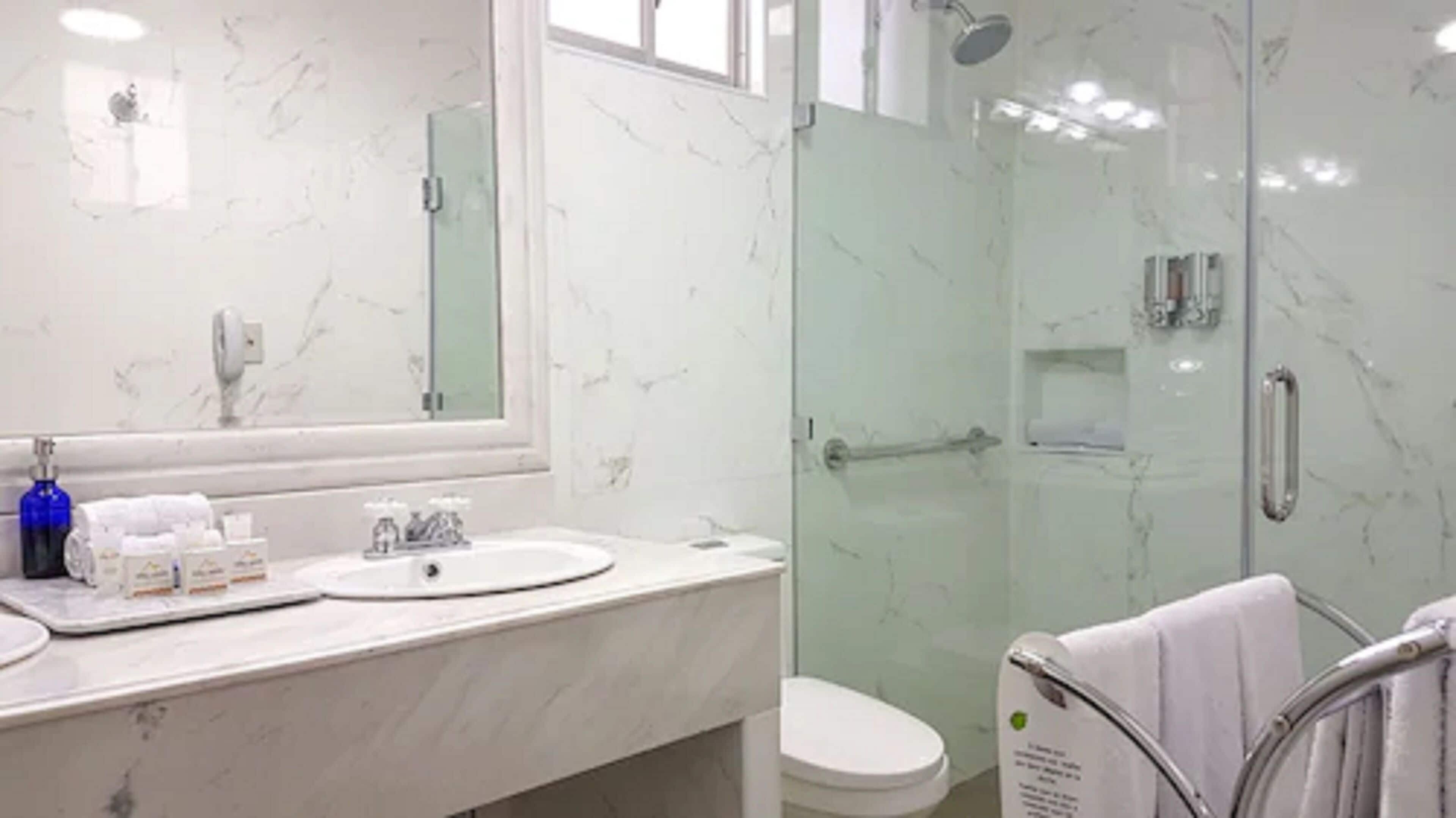 triple premium room | bathroom | free toiletries, hair dryer, towels