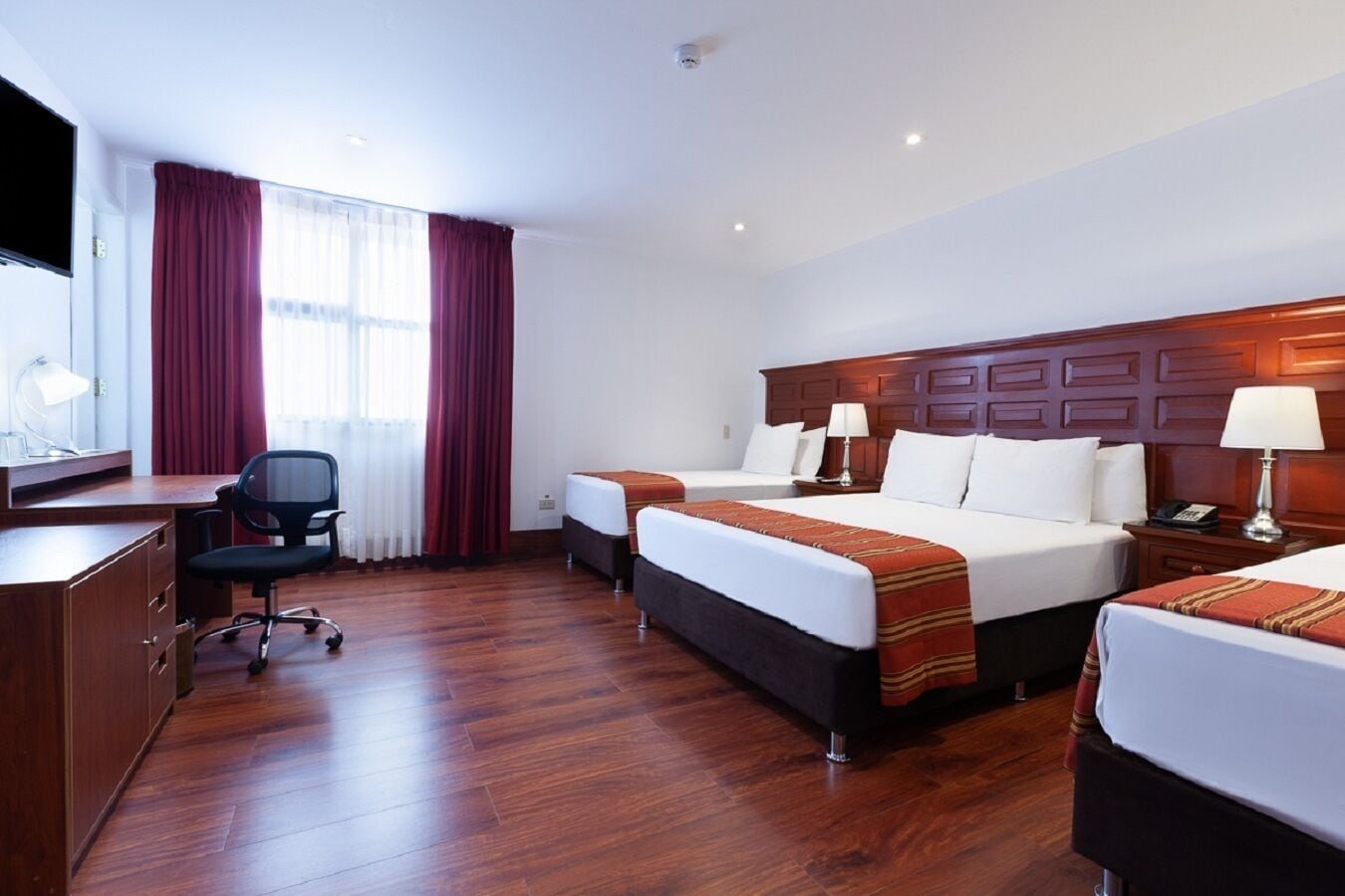 triple premium room | premium bedding, minibar, in-room safe, desk
