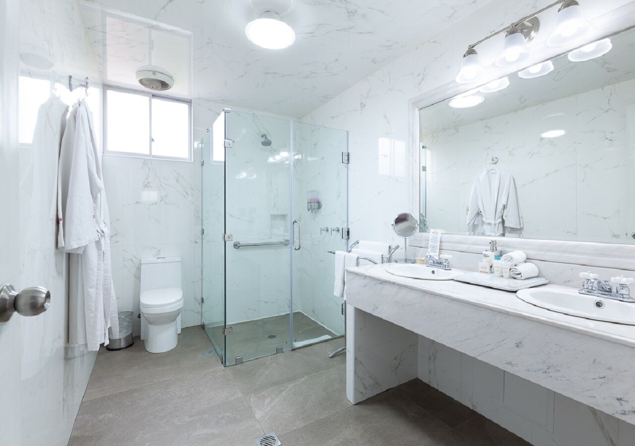 triple premium room | bathroom | free toiletries, hair dryer, towels