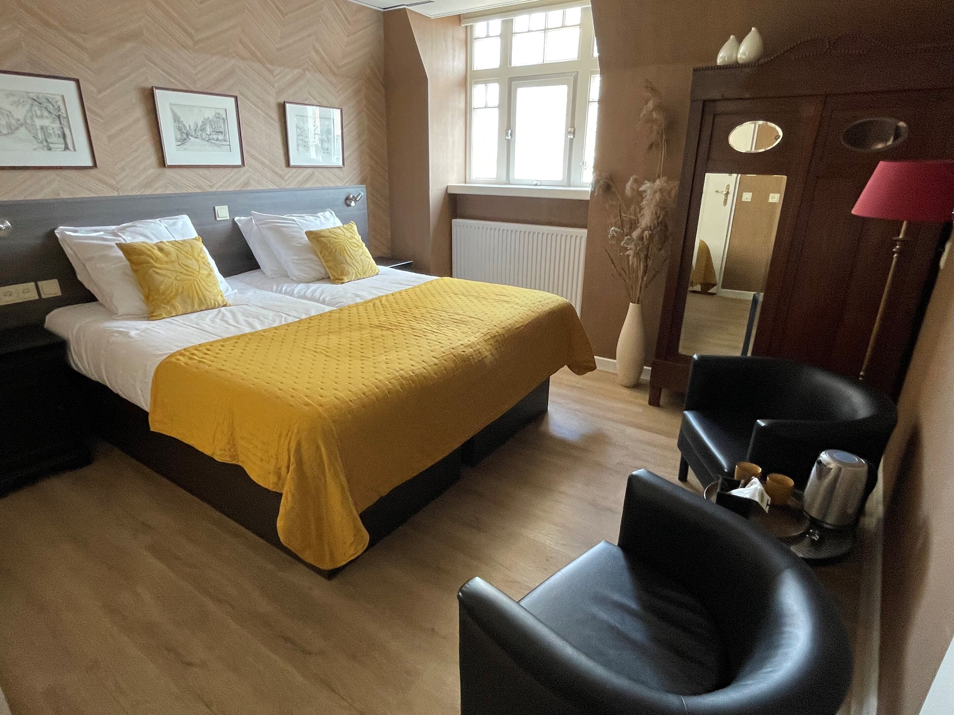 1 bedroom, iron/ironing board, cots/infant beds, rollaway beds