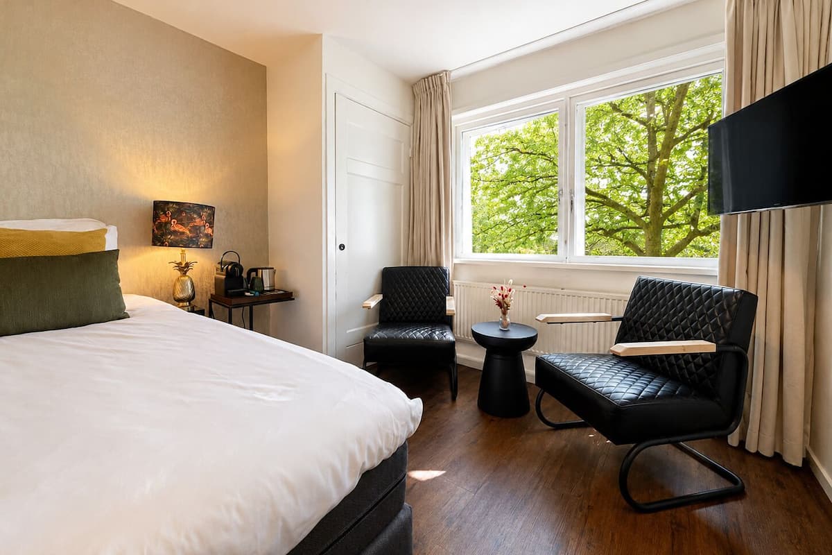 Standard Room | Premium bedding, desk, laptop workspace, soundproofing