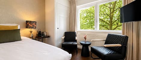 Standard Room | Premium bedding, desk, laptop workspace, soundproofing