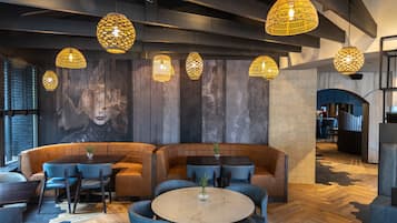 朝食、ランチ、ディナーに営業 (バーベキュー)