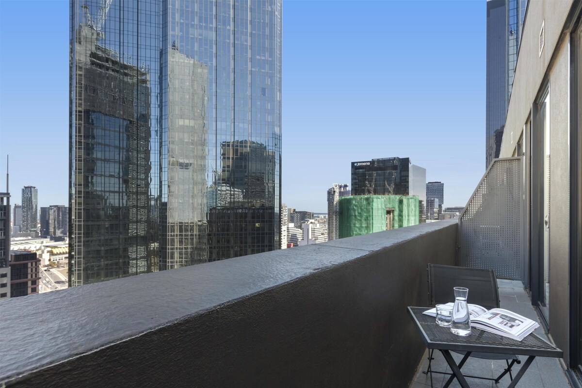 Oaks Melbourne on Collins Suites