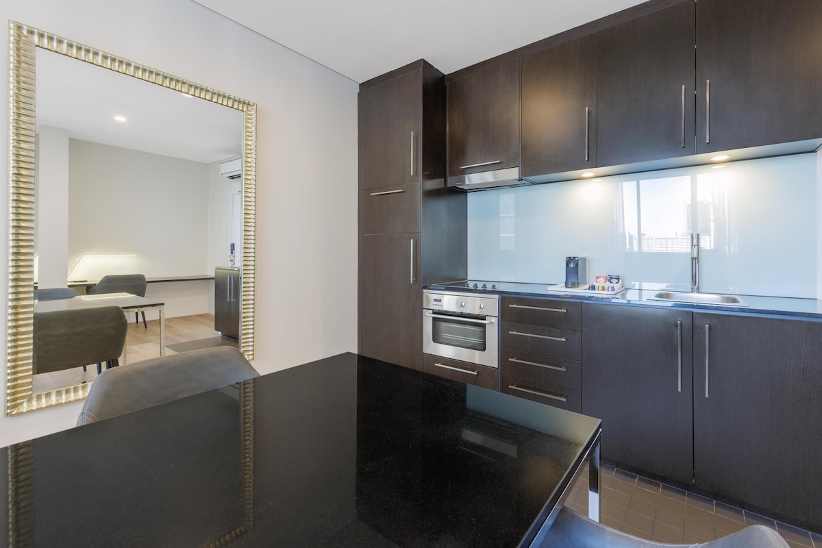 Oaks Melbourne on Collins Suites