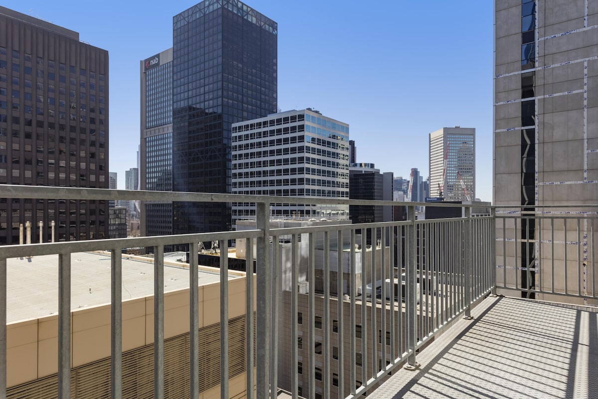 Oaks Melbourne on Collins Suites