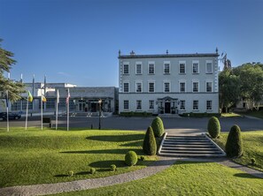 Exterior - Dunboyne Castle Hotel & Spa (Dunboyne)