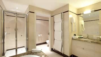 Separate bathtub and shower, free toiletries, hair dryer, towels