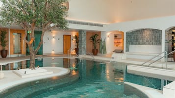 Couples treatment rooms, sauna, hot tub, steam room, body treatments