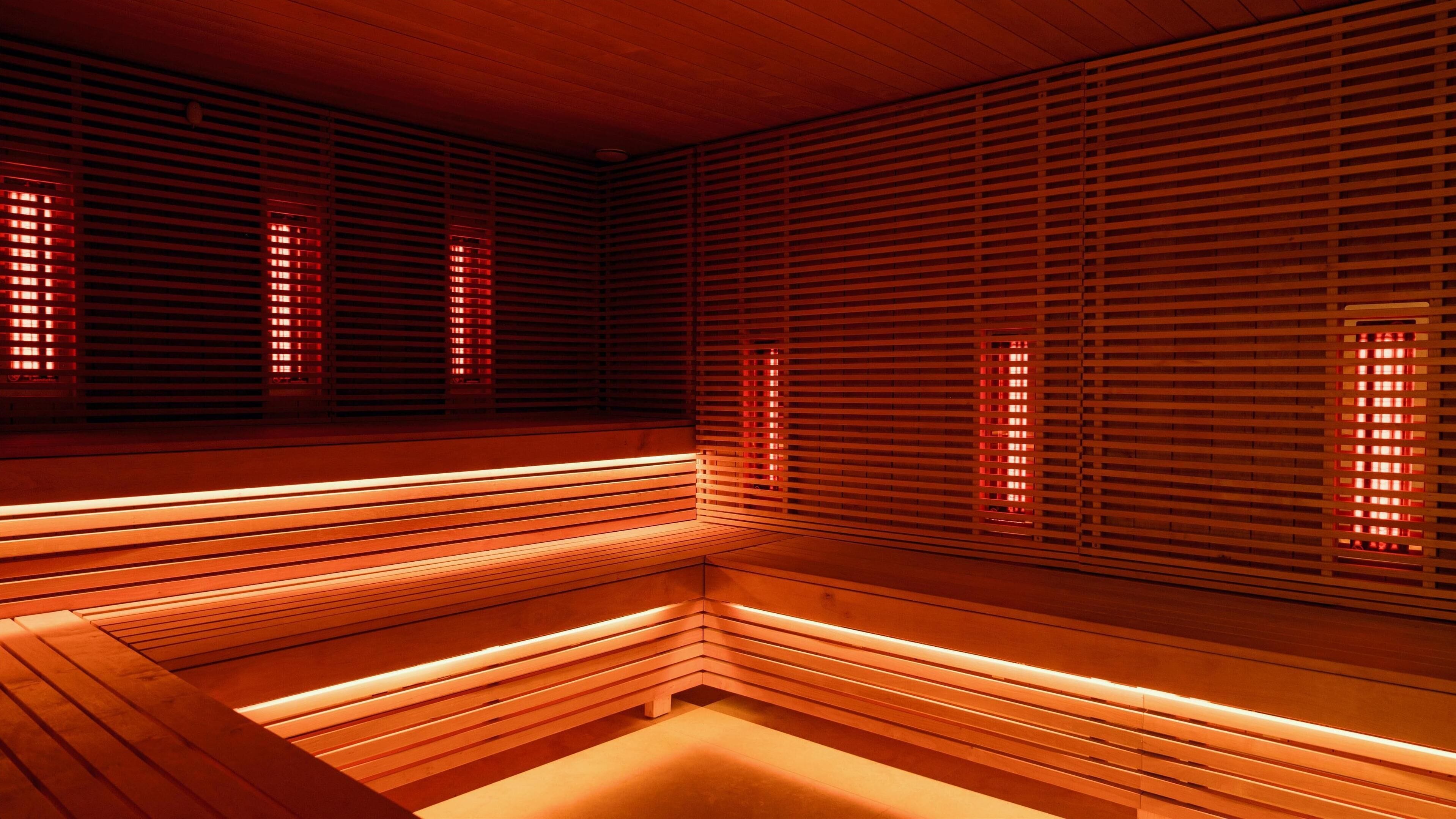 couples treatment room(s), sauna, hot tub, steam room, body treatments