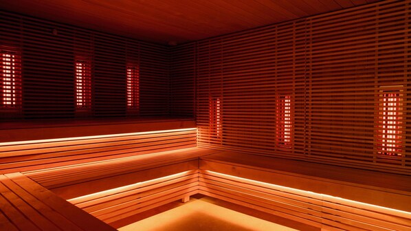 Couples treatment rooms, sauna, hot tub, steam room, body treatments