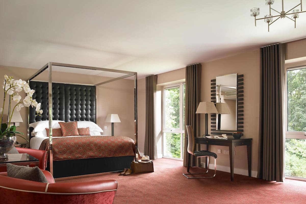 1 bedroom, in-room safe, desk, iron/ironing board