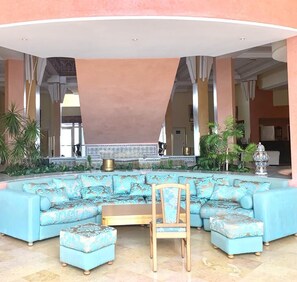Lobby sitting area - Hotel Idou Tiznit (Tiznit)
