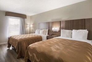 Desk, laptop workspace, iron/ironing board, free WiFi - Quality Inn Emporia (Emporia)