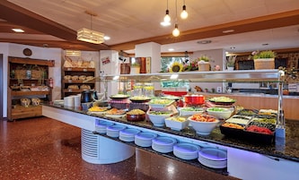 Breakfast, lunch, dinner served; garden views