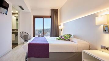 Caixa forta a l'habitació, escriptori, wifi gratuïta i roba de llit