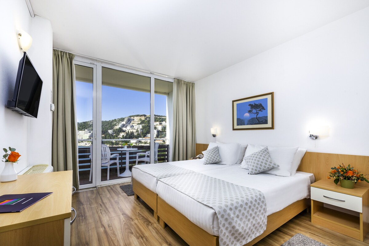 Double or Twin Room, Balcony, Sea View | Desk, blackout curtains, free cots/infant beds, rollaway beds