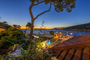 Frokost, lunsj og middag serveres