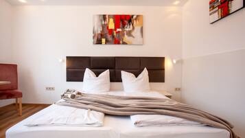 Standard Double Room | Minibar, desk, free WiFi, bed sheets