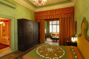 Double Room | Premium bedding, desk, blackout curtains, free Internet