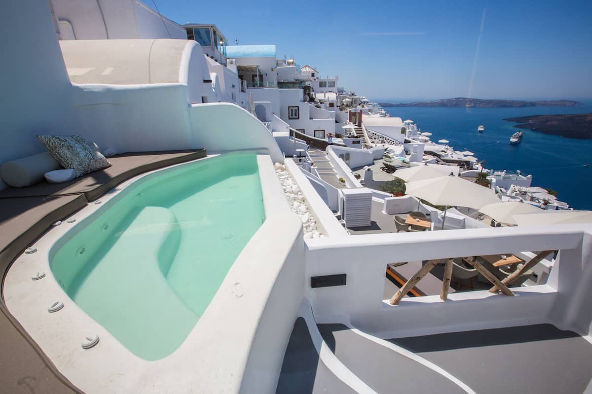 1 bedroom, in-room safe, individually decorated, individually furnished