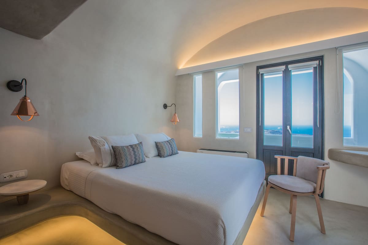 1 bedroom, in-room safe, individually decorated, individually furnished