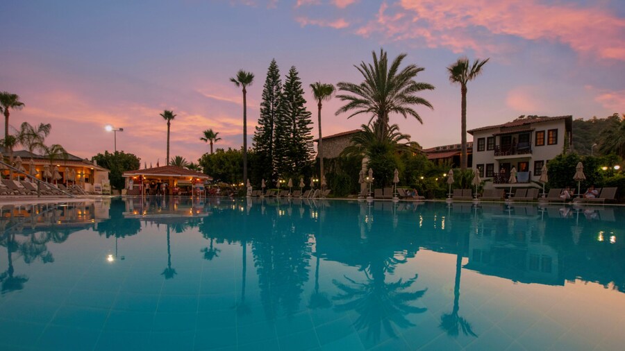 Alize Hotel ĂlĂŒdeniz - All inclusive