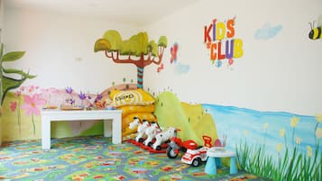 Innen-Kinderspielplatz