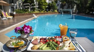 Poolside bar
