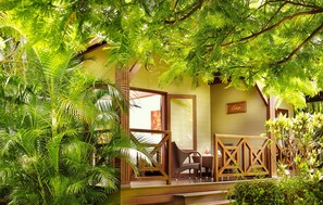 Bungalow (Tropical) | Terrace/patio - Iloha Seaview Hotel (Saint-Leu)