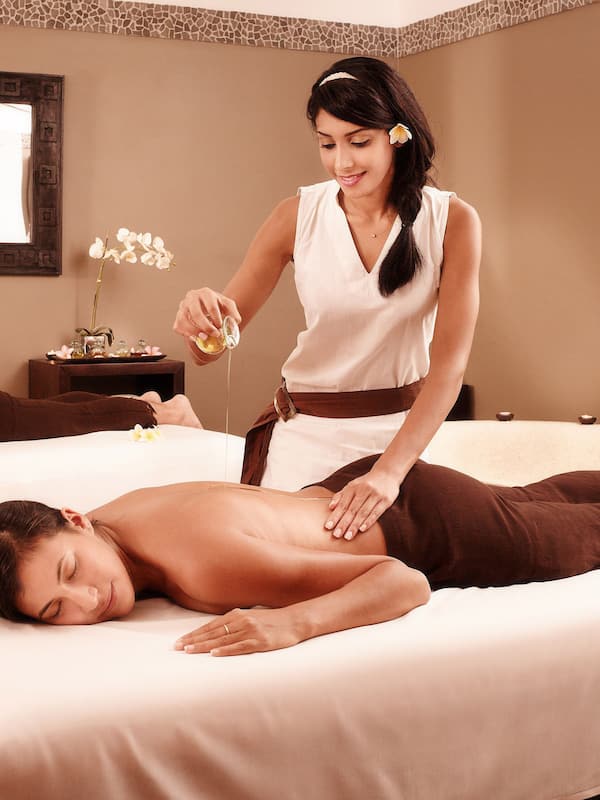 Couples treatment room(s), body treatments, aromatherapy, body scrubs