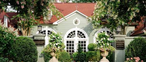 Façana frontal de l'allotjament