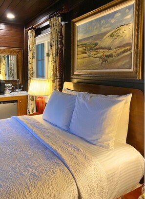 Luxury Studio Suite (04CARL)