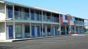 Front of property - Motel 6 Oklahoma City, OK - Airport East (Oklahoma City)
