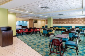 Desayuno continental incluido todos los días 