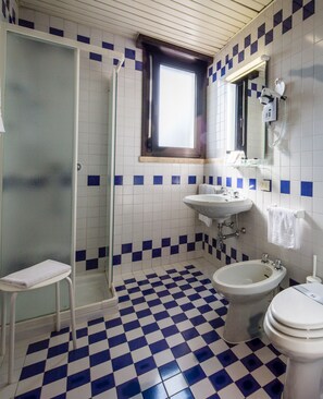 Shower, free toiletries, hair dryer - iH Hotels Padova Admiral (Padova)