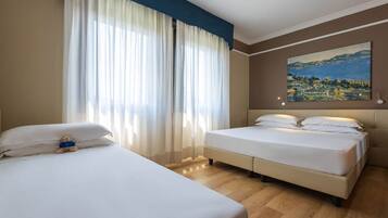 1 quarto, frigobar, cofres nos quartos