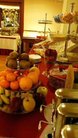 Petit déjeuner buffet servi tous les jours en supplément
