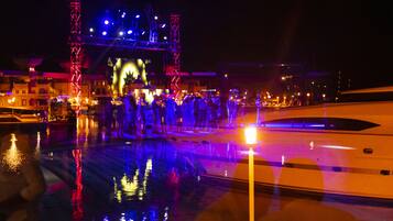 Fachada del alojamiento - Noche