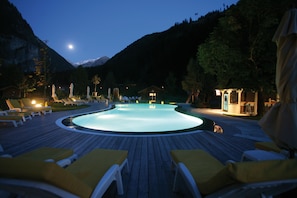 Indoor pool, outdoor pool