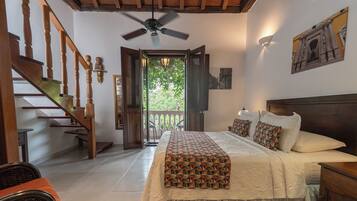 Rúmföt af bestu gerð, dúnsængur, míníbar, öryggishólf í herbergi