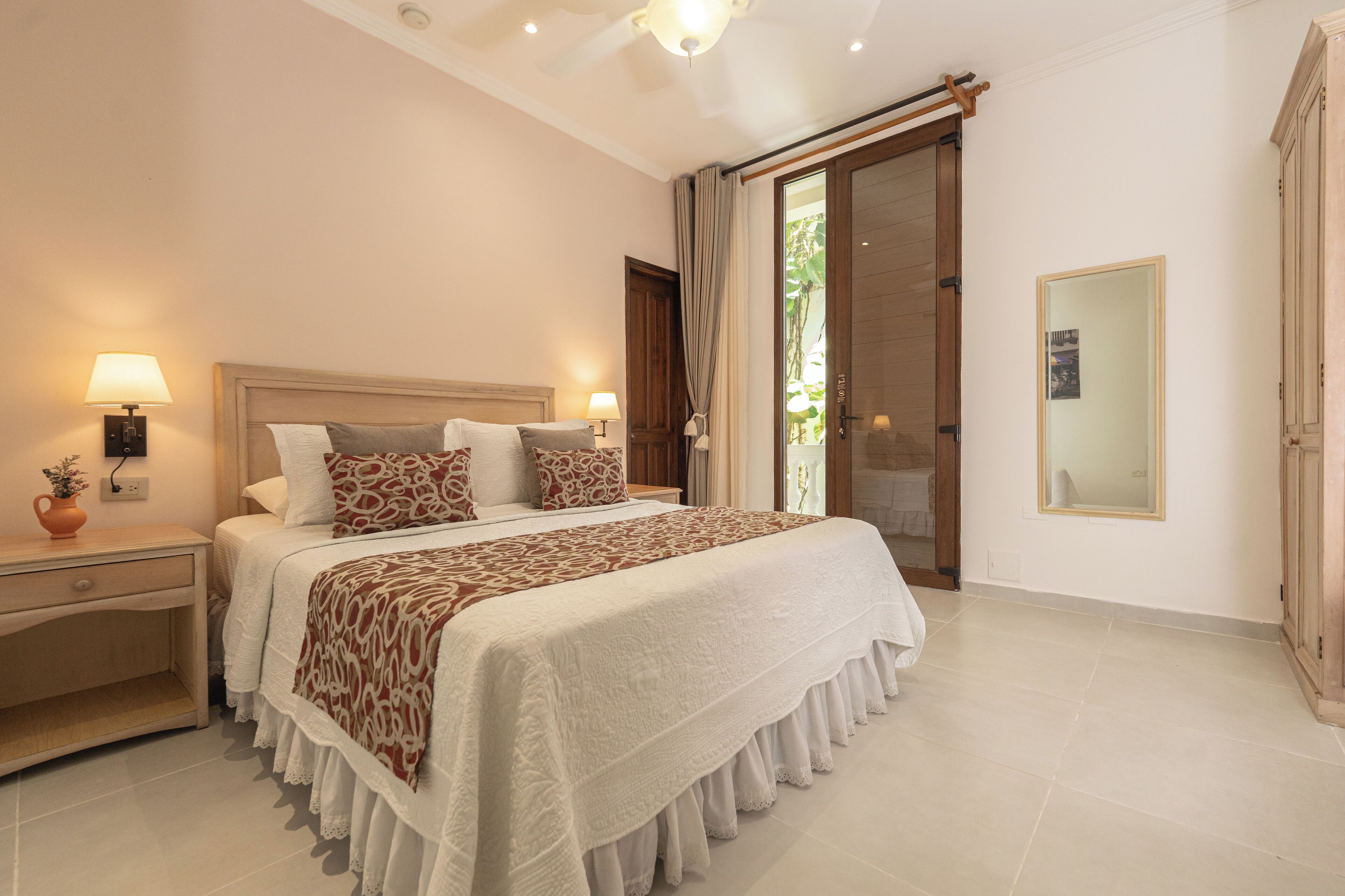 Literie de qualité supérieure, couette en duvet d'oie, minibar