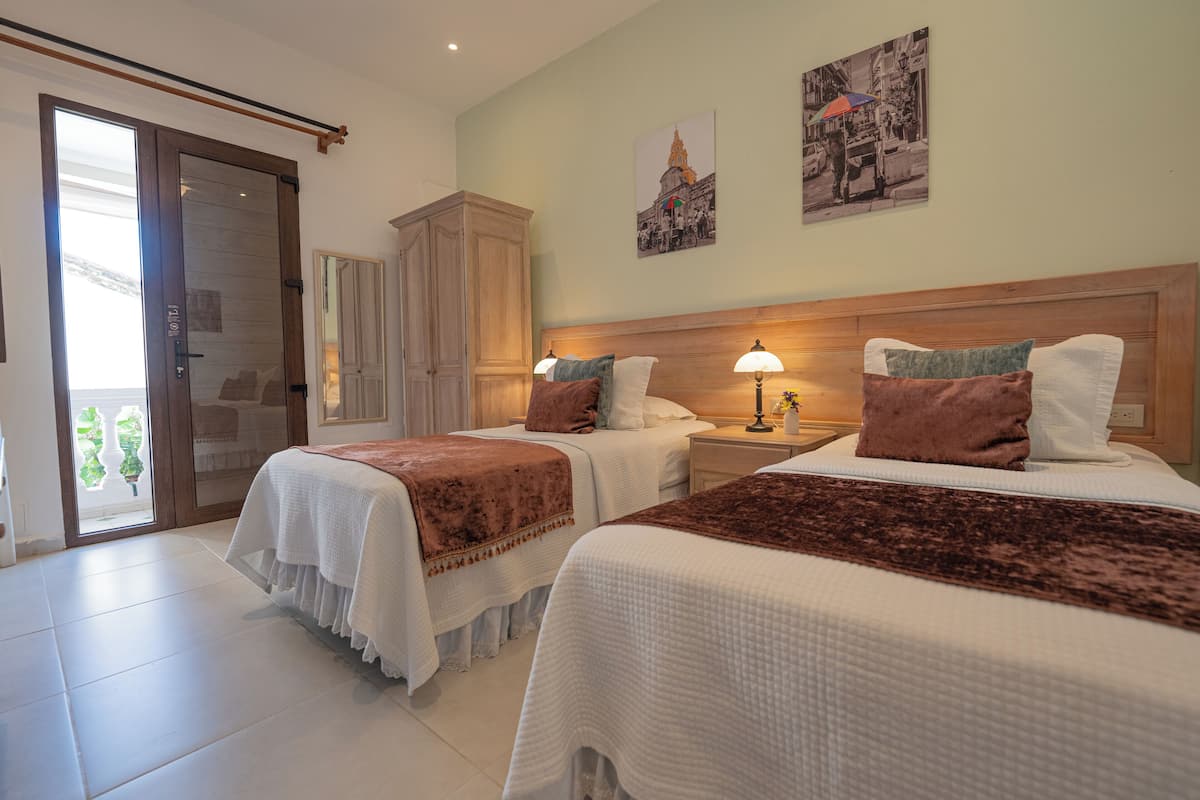 Literie de qualité supérieure, couette en duvet d'oie, minibar